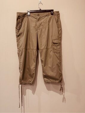 DKNY Olive Cargo Capris Casual Spring Cotton Lightweight Classic Casual Pants